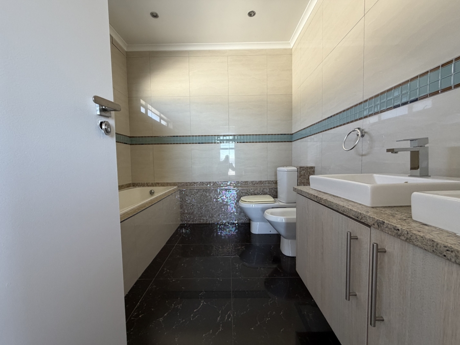 4 Bedroom Property for Sale in Parklands North Western Cape